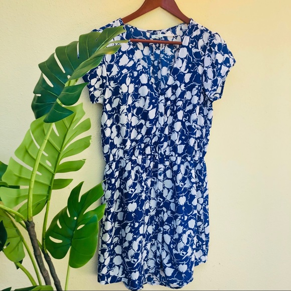 Urban Outfitters Dresses & Skirts - Urban Outfitters hibiscus floral button down dress